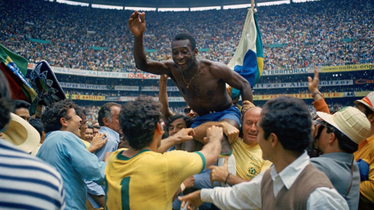 Revive los mejores goles de Pelé, el "O Rei" que se adueñó del futbol mundial (VIDEO)