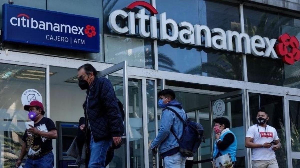 AMLO: Se pensó comprar 51% de acciones de Banamex, pero ya no tengo tiempo