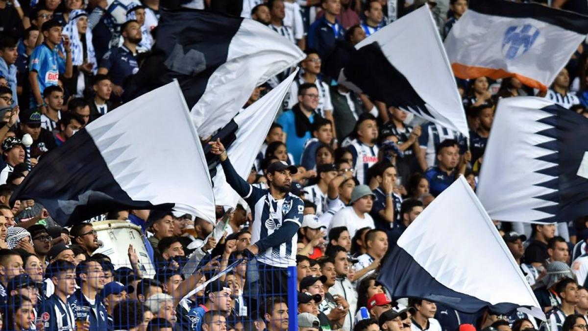 MONTERREY: Rayados tiene un oferta por Montes del futbol de España