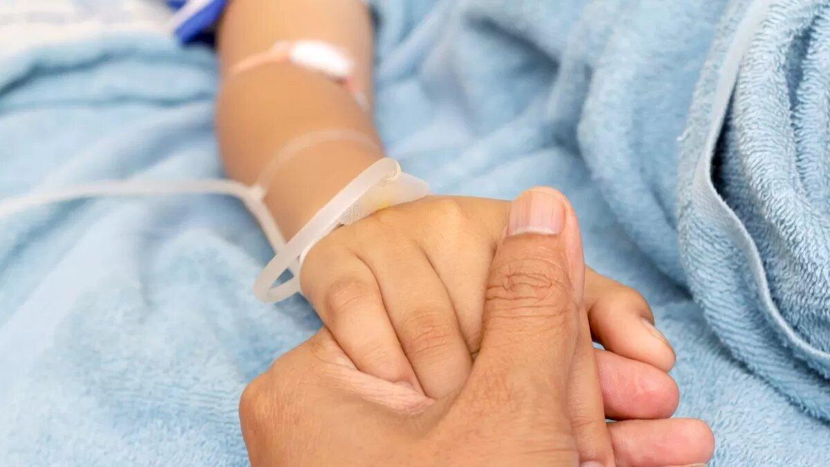 Padres de niños con cáncer demandan medicamentos y quimioterapias para todos