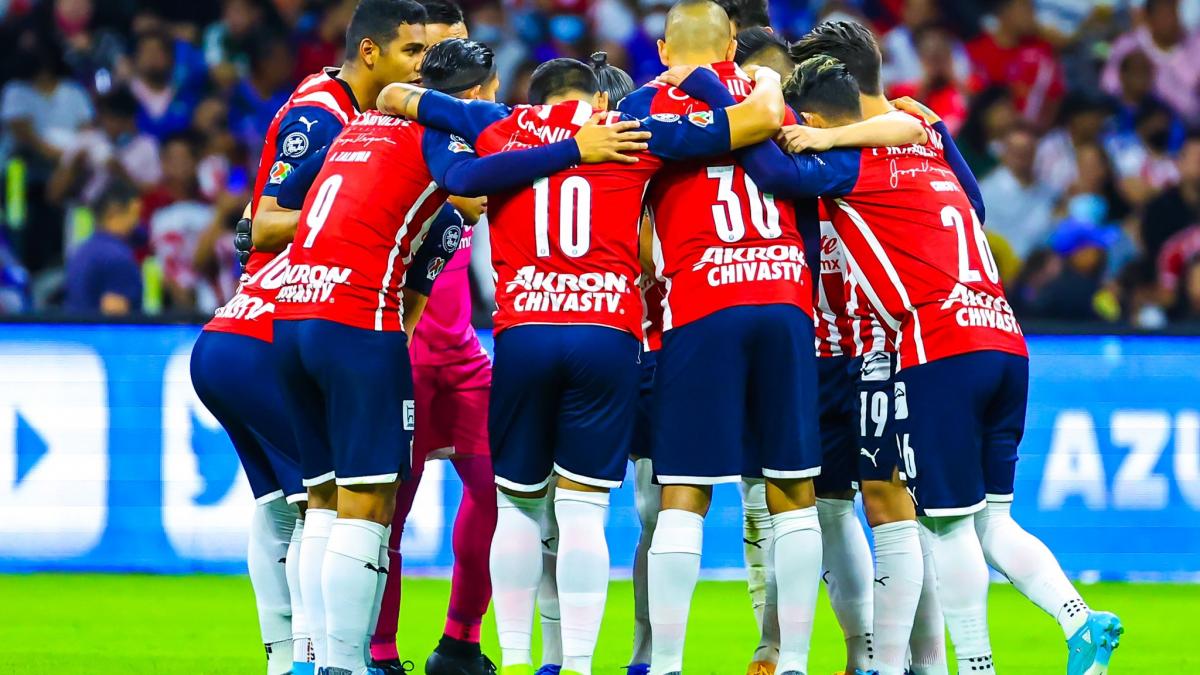 CHIVAS: ¡INICIA LA LIMPIA! El equipo se despide de dos de sus máximas estrellas