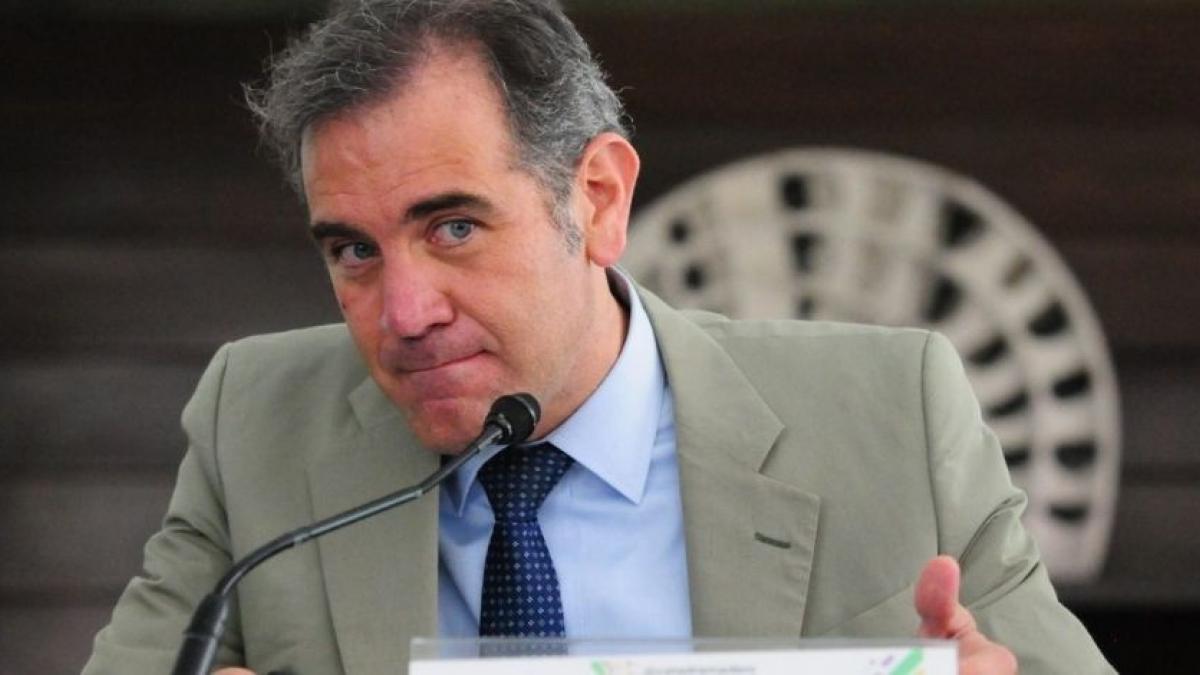 “Aunque les duela": Lorenzo Córdova advierte a partidos que INE no está para "hacer lo que quieran”