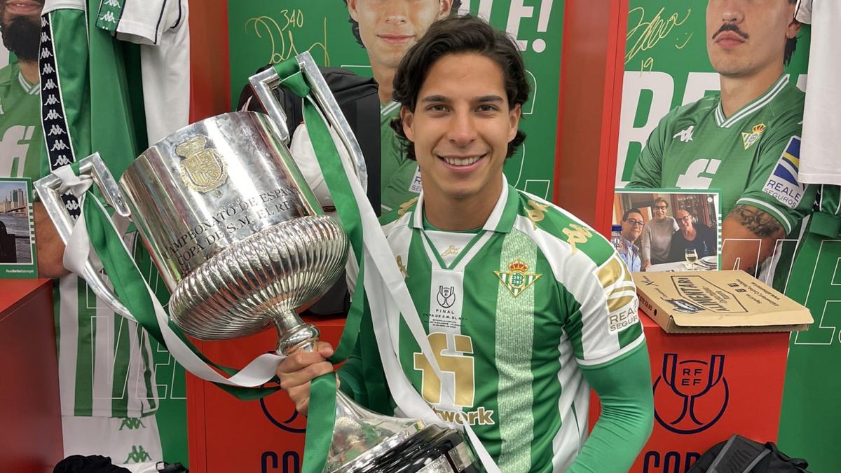 Diego Lainez regresa a México tras su fatídico paso por Europa; firma por millones con Tigres