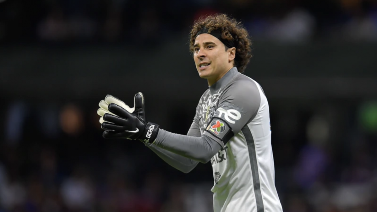 AMÉRICA: ¡Explotan! Fans destrozan a Memo Ochoa y piden a Jiménez como titular