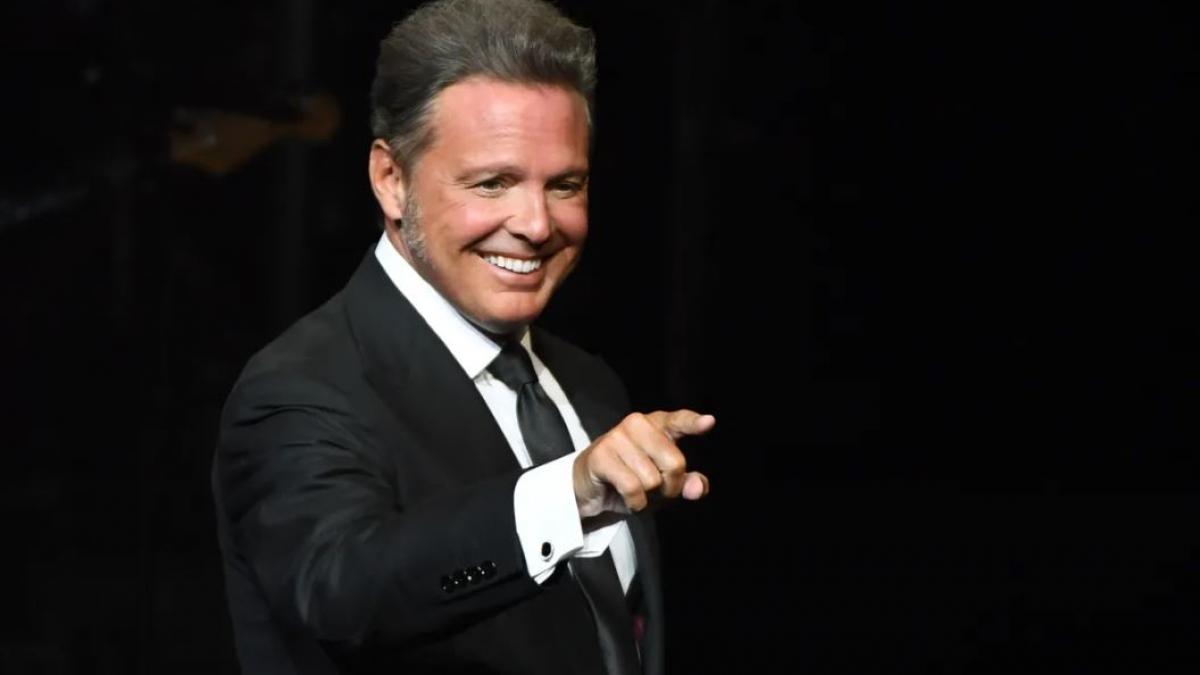 Luis Miguel es captado con una nueva mujer en una playa de Miami (VIDEO)