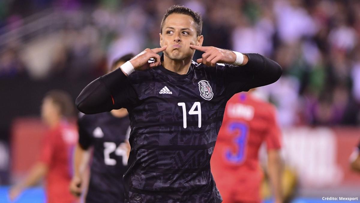 Vucetich lanza contundente mensaje acerca de la ausencia del "Chicharito" en el Tricolor