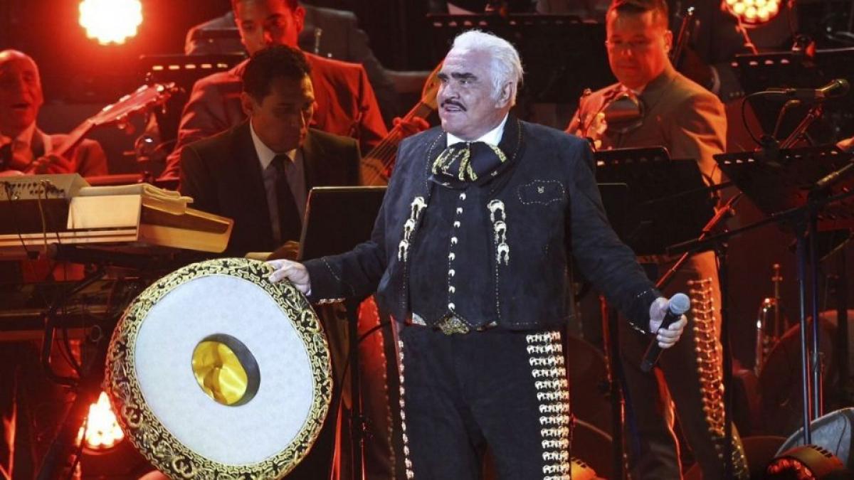 Así fue en la vida real el último concierto de Vicente Fernández en el Estadio Azteca (VIDEO)