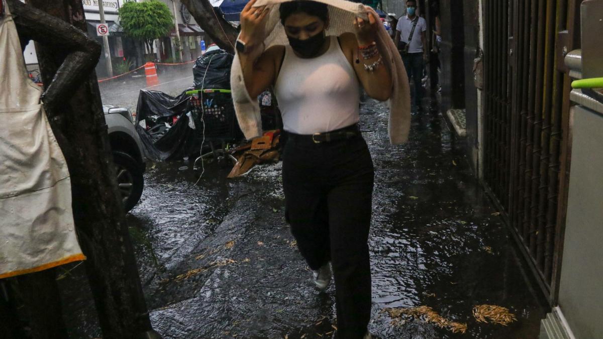 Activan Alerta Amarilla por lluvias fuertes en 10 alcaldías de la CDMX