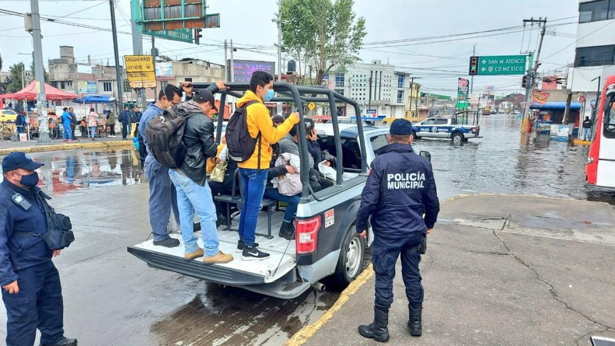 Lluvias provocan inundaciones en San Mateo Atenco; reportan cierres viales