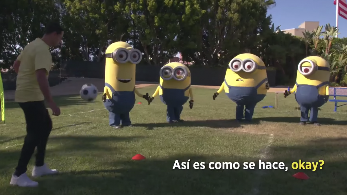 VIDEO: "Chicharito" Hernández y su divertido entrenamiento con los Minions