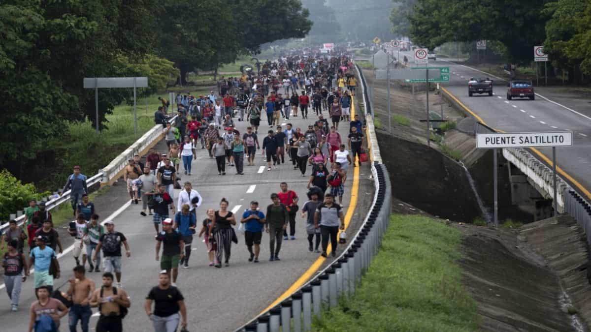 Caravana migrante llega a Monclova en Coahuila