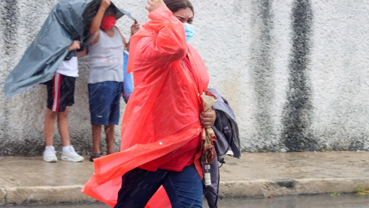 Bajan de intensidad fenómenos climáticos cercanos a México