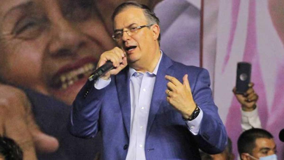 Ebrard dio su celular para mensajes por WhatsApp antes de anunciar que tiene COVID