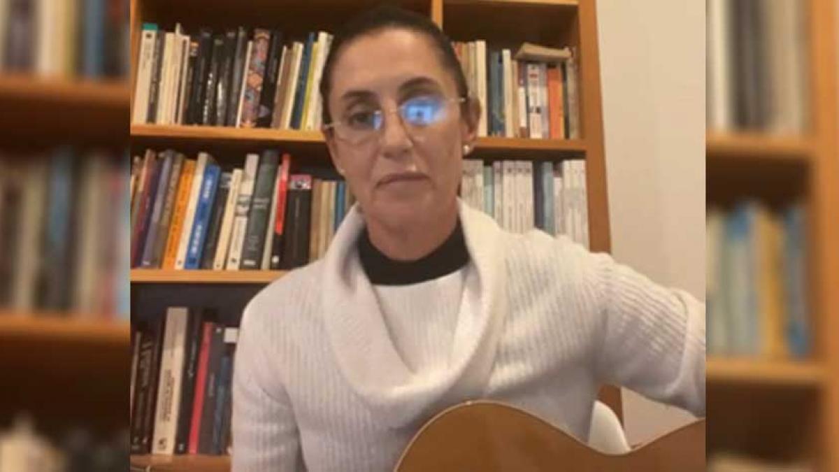 Sheinbaum muestra su departamento y toca la guitarra en Facebook Live (VIDEO)