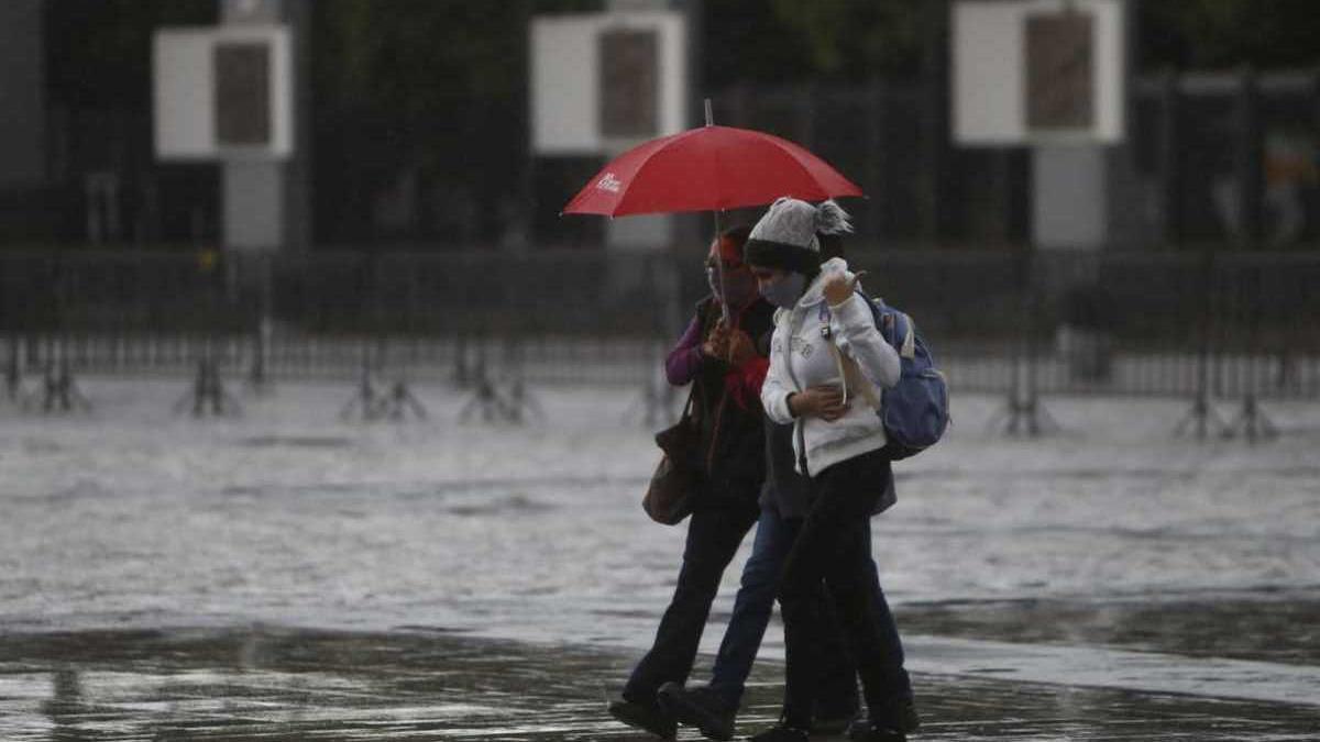 Lluvia con granizo deja encharcamientos en la Cuauhtémoc, Iztapalapa y Tlalpan