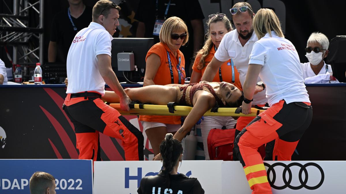 Nadadora se desmaya en plena competencia en el Mundial de natación