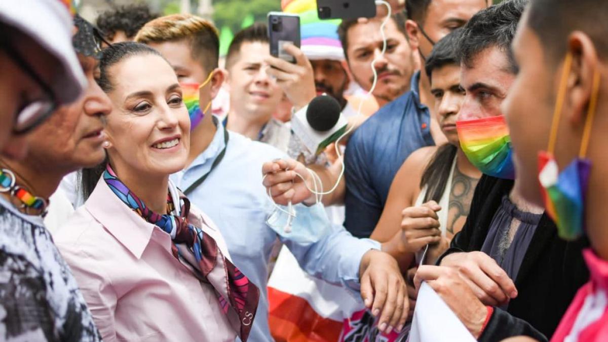 Claudia Sheinbaum, primer jefa de Gobierno en asistir a una marcha del orgullo LGBT+