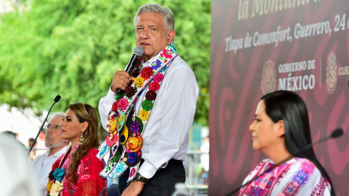 López Obrador firma convenio con Fundación Teletón para construir CRIT en La Montaña de Guerrero