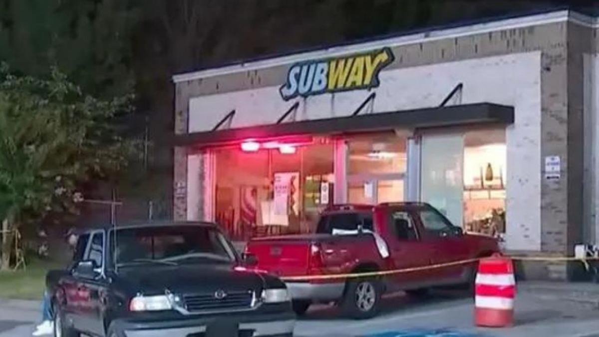 Cliente mata a empleada de Subway por ponerle demasiada mayonesa a su sándwich