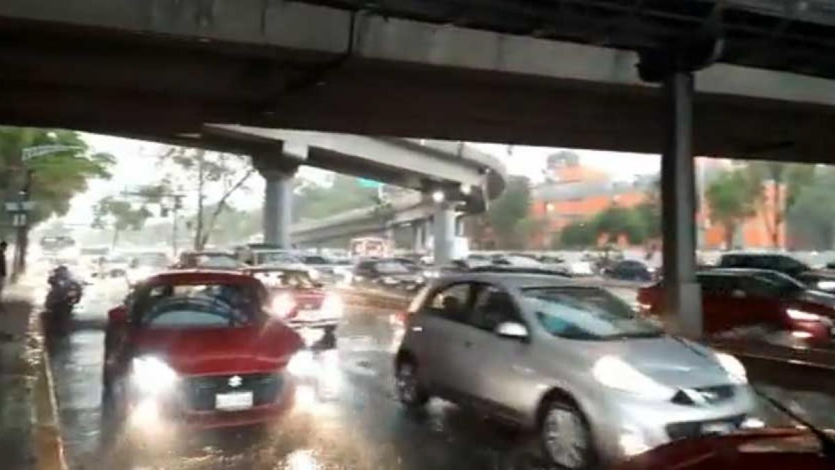 Lluvia afecta centro y oriente de la CDMX; genera encharcamientos y problemas viales