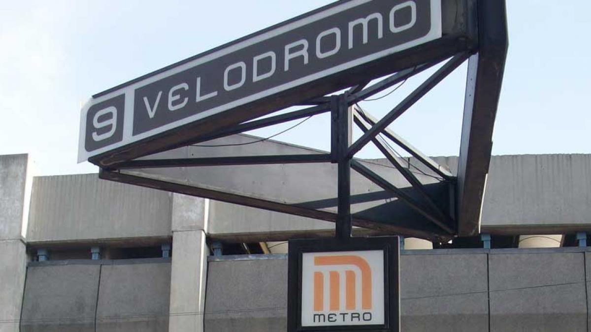 Así quedó el vagón de la Línea 9 del Metro por un corto circuito en estación Velódromo