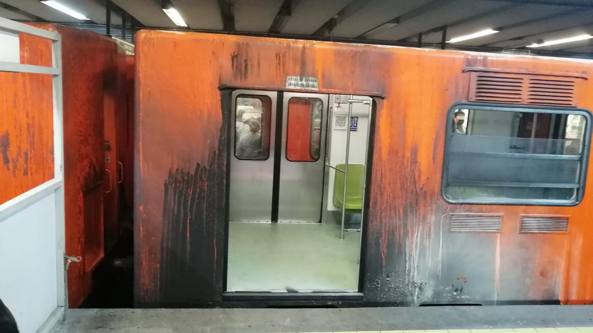 Un paraguas, la causa del corto circuito en la Línea 9 del Metro