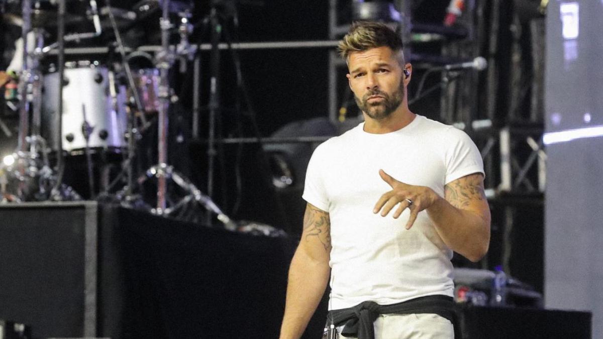 Ponen orden de restricción contra Ricky Martin por violencia doméstica; así responde el cantante