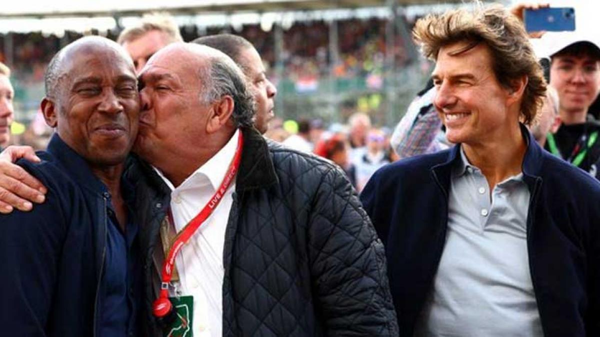 Celebración épica; Padre de "Checo" Pérez festeja podio de su hijo con Tom Cruise y el papá de Lewis Hamilton