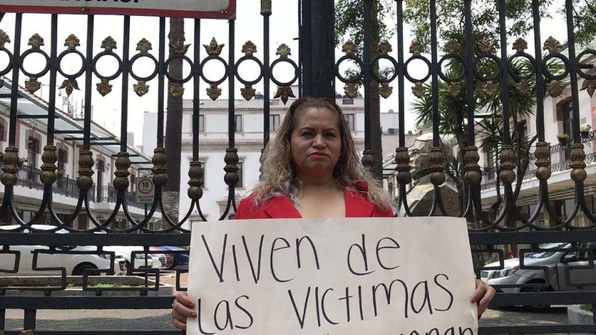 Cecilia Flores, vocera de Madres Buscadoras, protesta en Segob