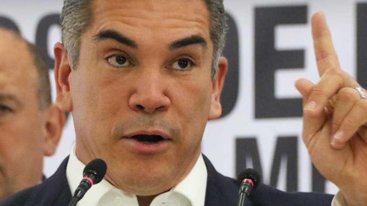 Eligen a “Alito” como vicepresidente de la Internacional Socialista; acusa persecuciones políticas en México