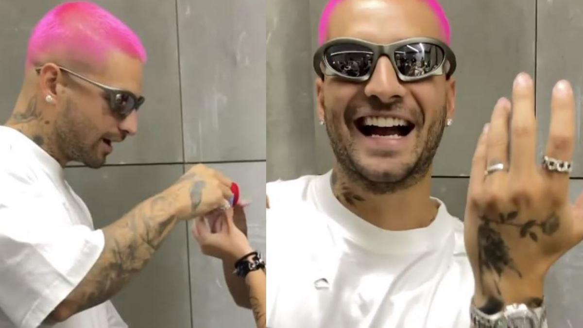 ¡Maluma se "comprometió"! El cantante recibe anillo y así lo presume (VIDEO)