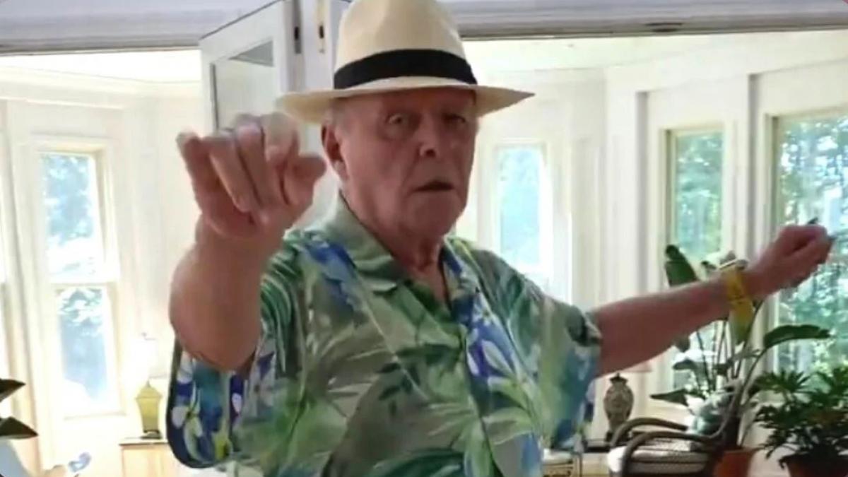 Anthony Hopkins baila cumbia a sus 84 años y contagia de energía a los usuarios (VIDEO)