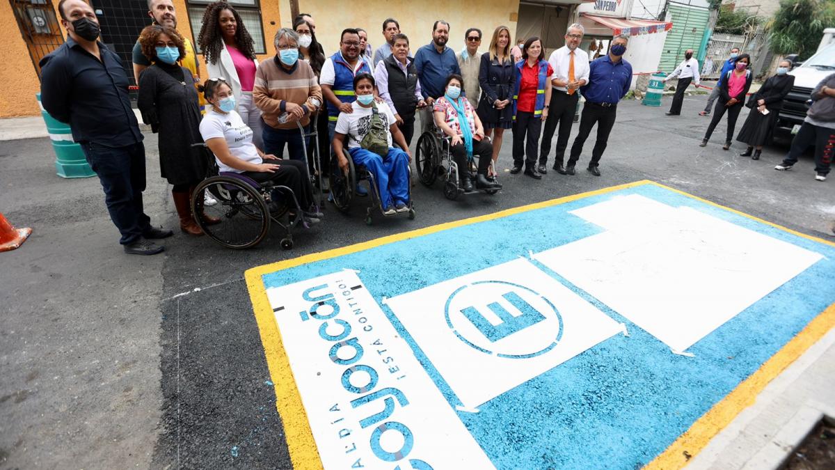 Baliza Coyoacán cajones azules para personas con discapacidad