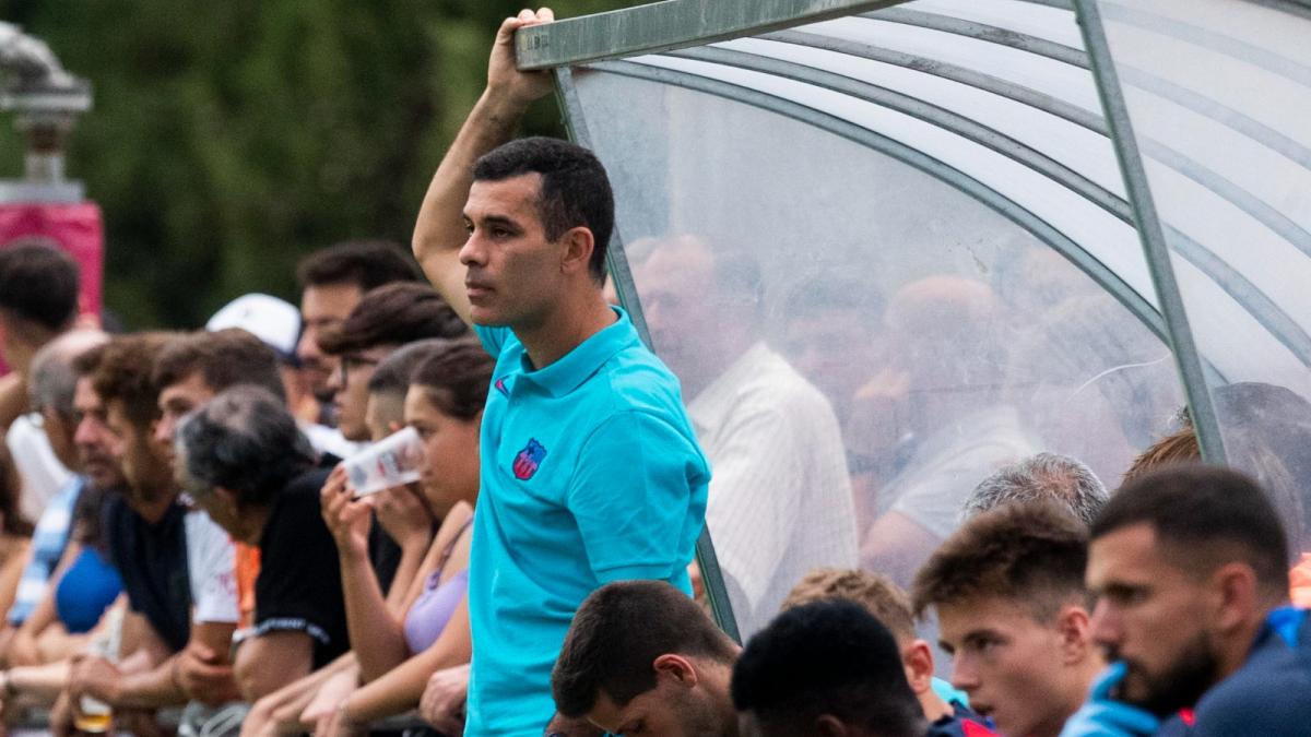 Rafa Márquez debuta con goleada en su nueva aventura como DT del Barcelona B