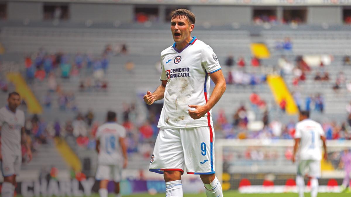 Santiago Giménez suma un gol cada 72 minutos en el torneo Apertura 22