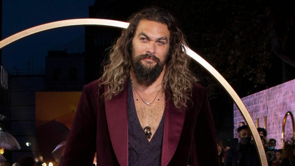 Jason Momoa sufre accidente automovilístico y así captaron al actor tras el incidente (VIDEO)