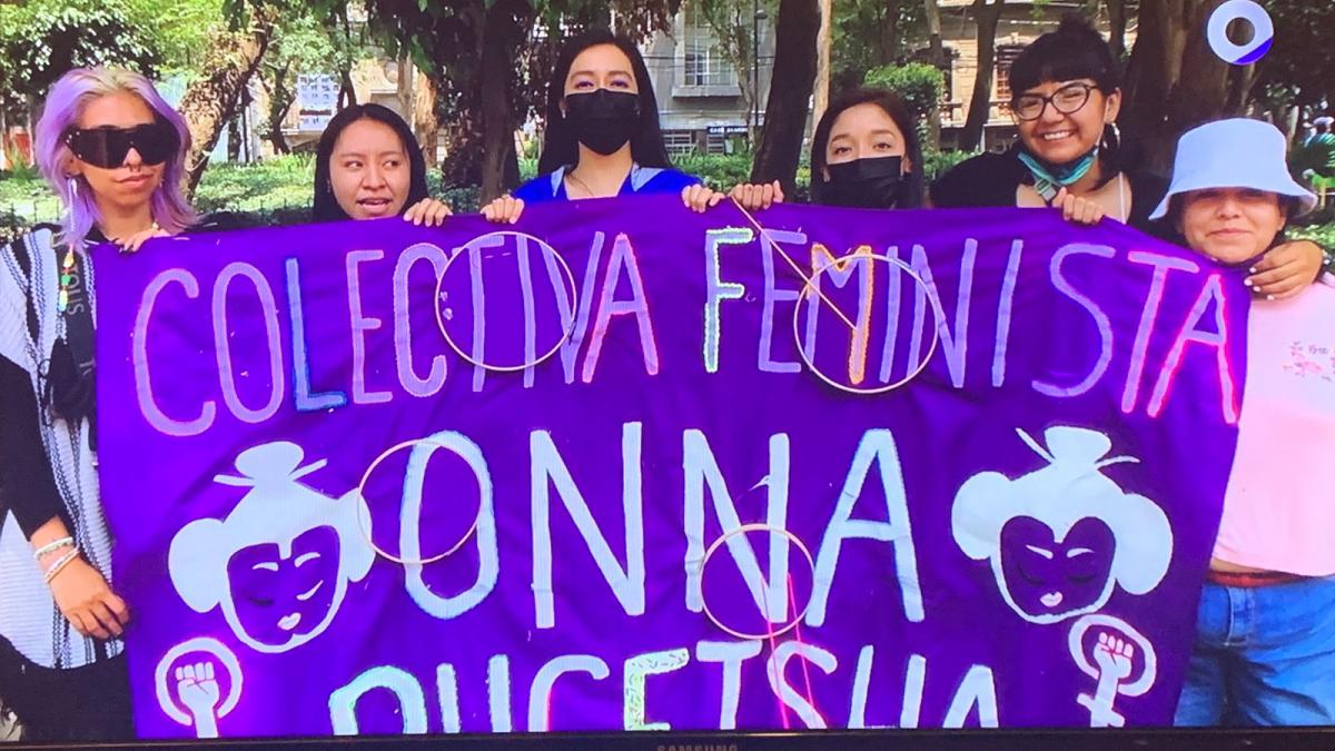 Retiran a feministas de Plaza Río de Janeiro; acusan hostigamiento