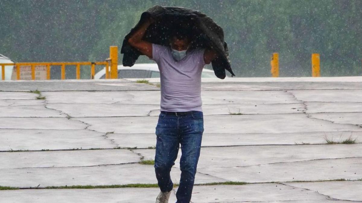 ¡Resguárdate! Activan alerta naranja por lluvias fuertes en 8 alcaldías de CDMX