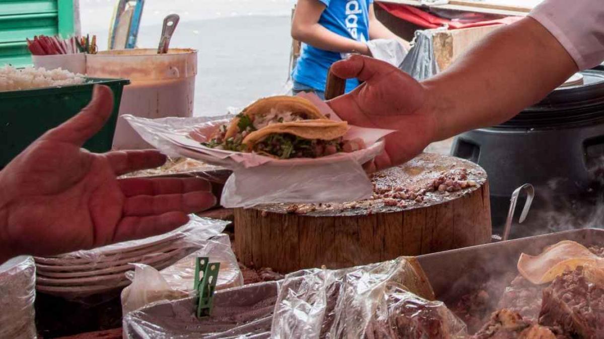 Foto de presunta cabeza de perro en taquería de CDMX causa polémica en redes