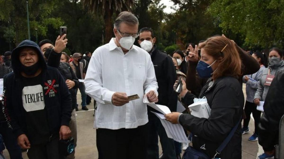 Ebrard participa en jornada interna de Morena