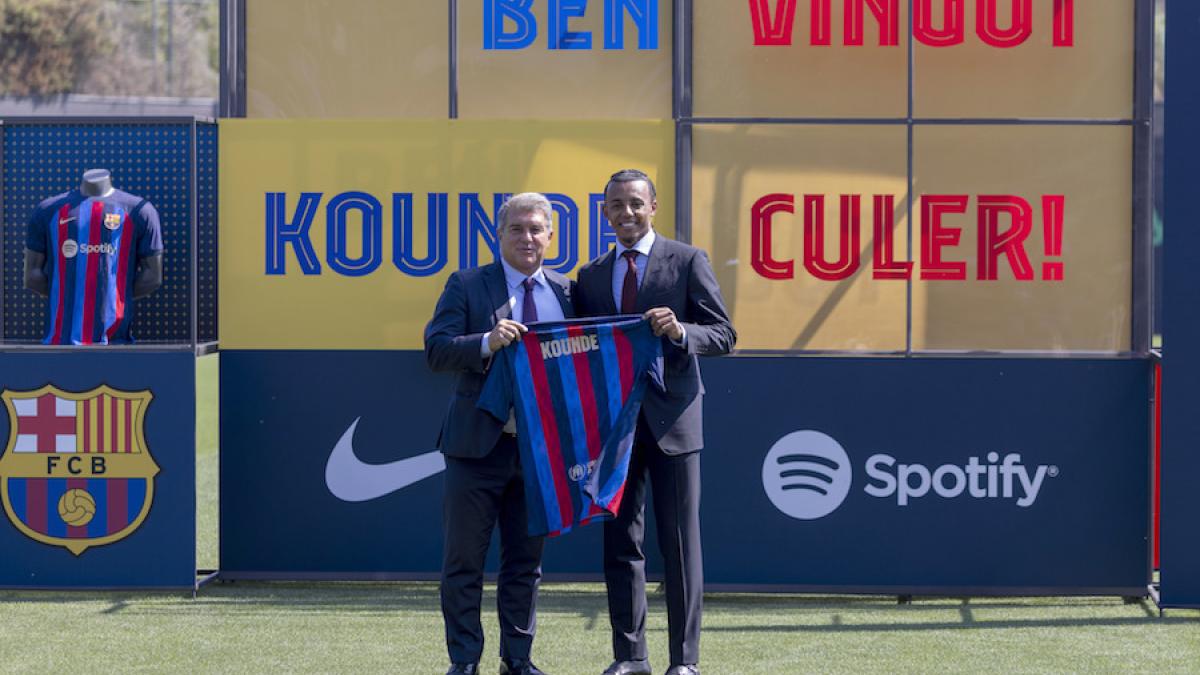 Barça vende 25% capital para registrar sus fichajes