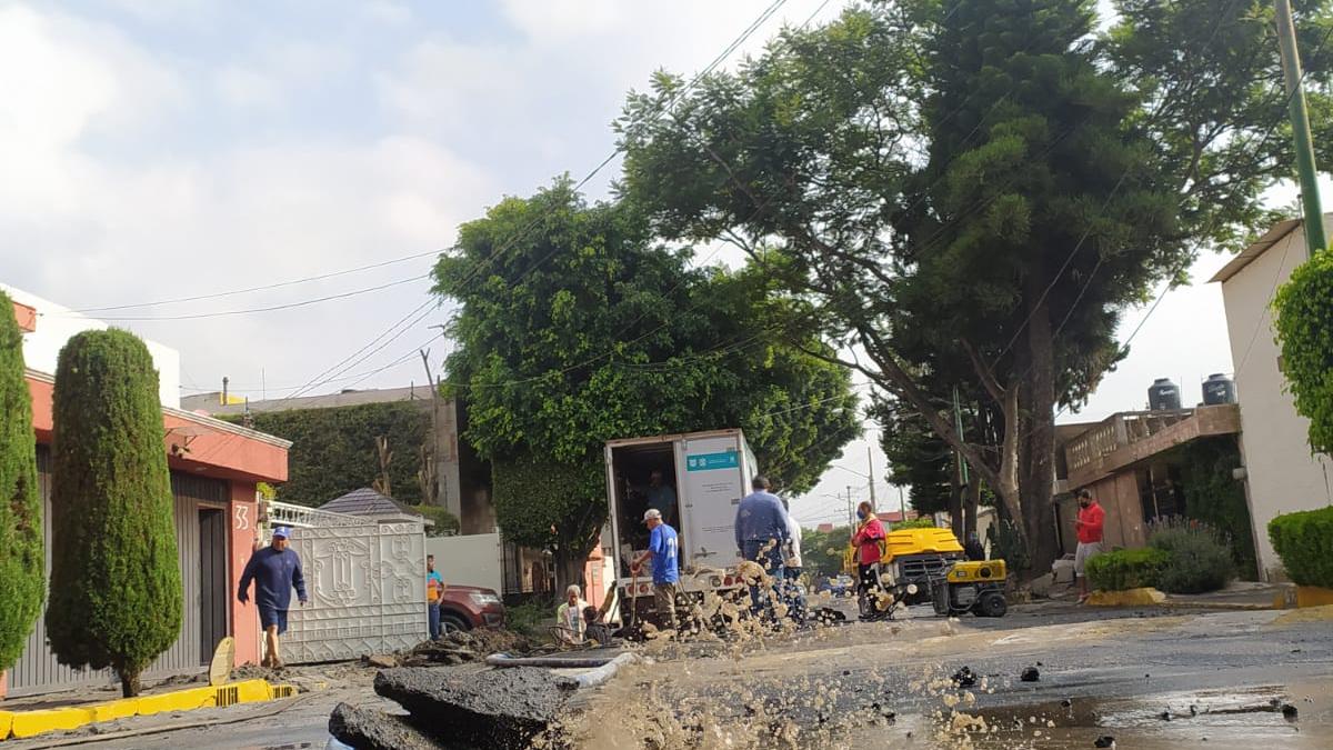 Mega fuga de agua en Tlalpan afecta una decena de casas