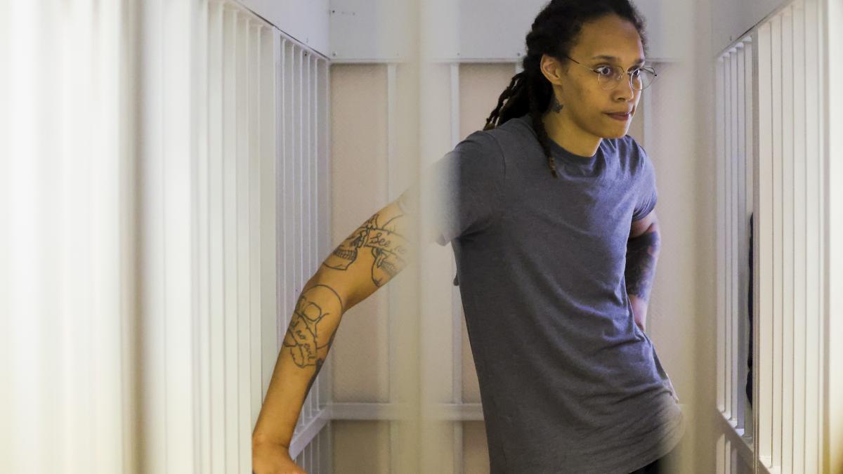 Rusia condena a nueve años de cárcel a basquetbolista Brittney Griner por posesión de drogas