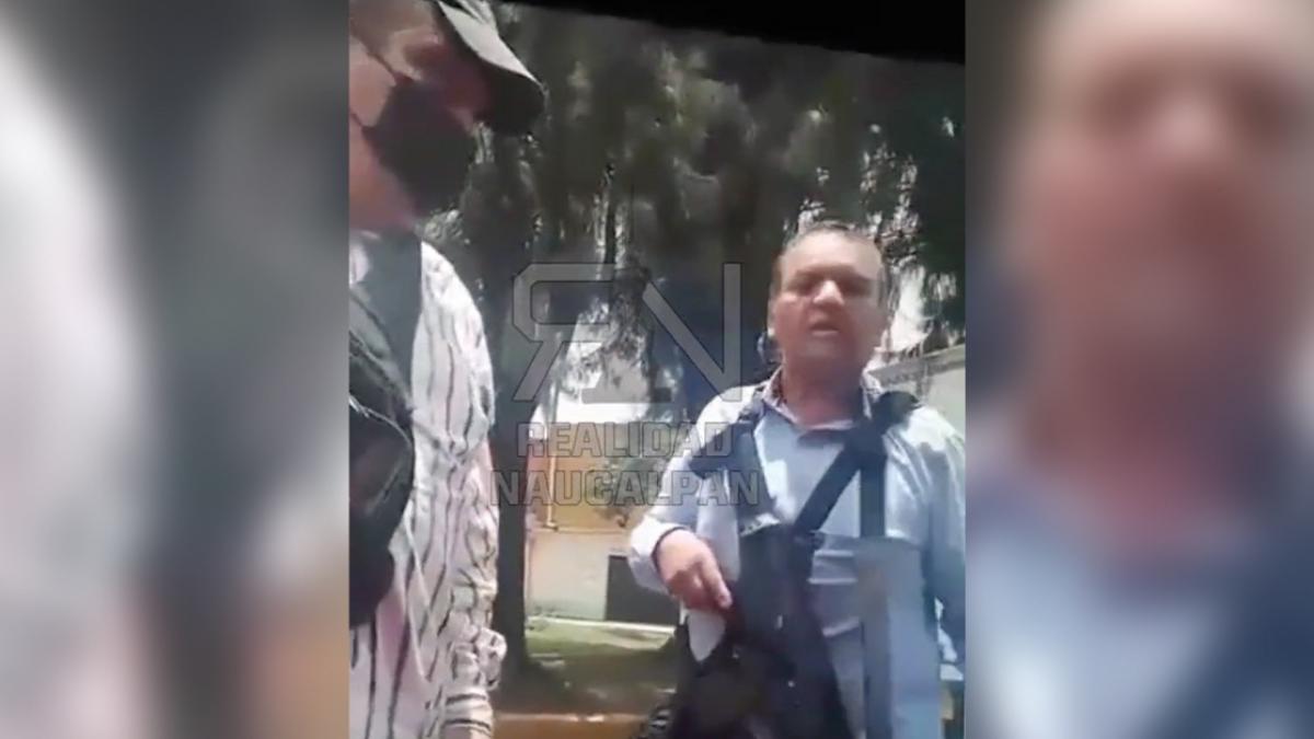 Presuntos policías en Naucalpan amenazan con armas largas a familia; "como sea te vamos a bajar", advierten