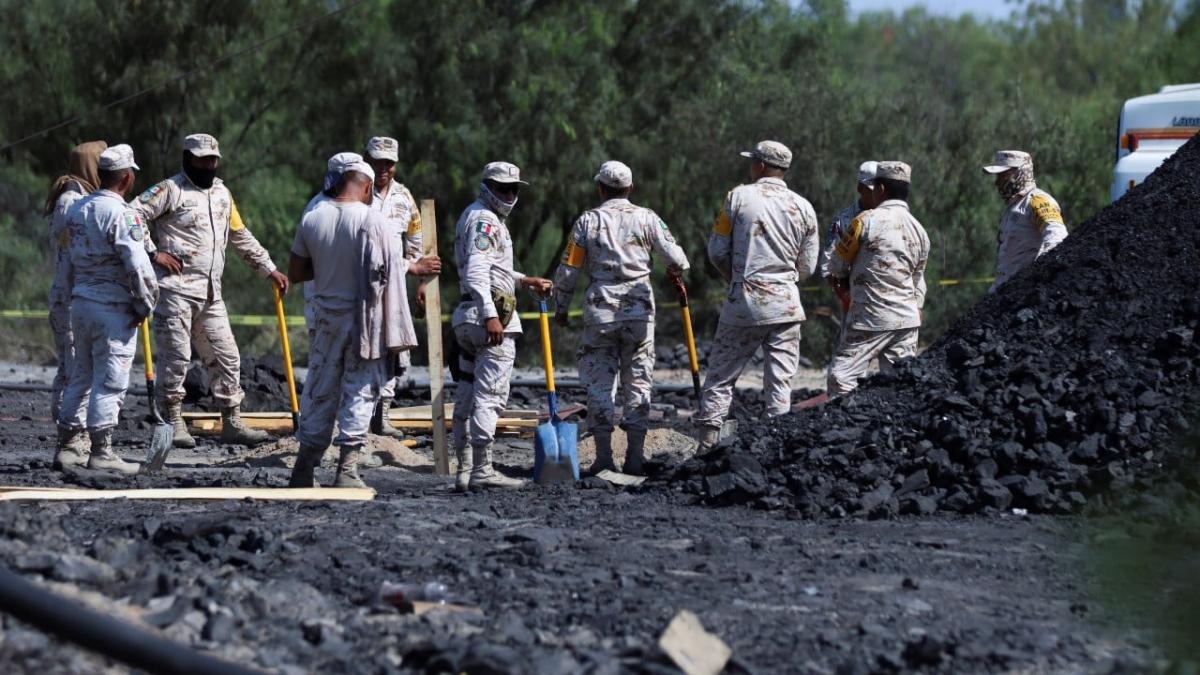 "Hoy es un día decisivo": AMLO anuncia que labores para rescatar a mineros continúan