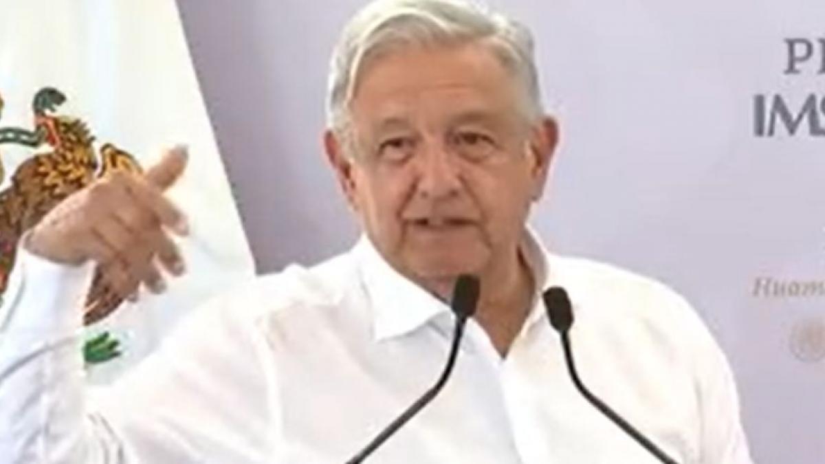 AMLO adelanta que traerá médicos del mundo para cubrir déficit de especialistas en México