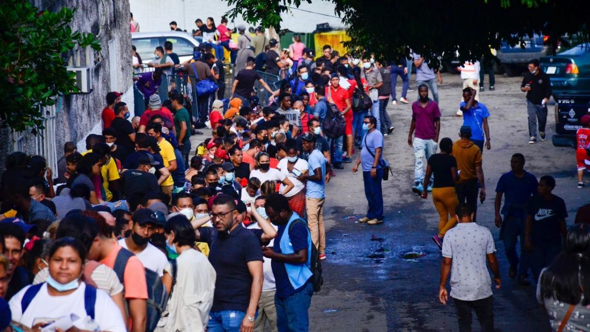 Comienzan a abandonar caravana migrante por amenazas