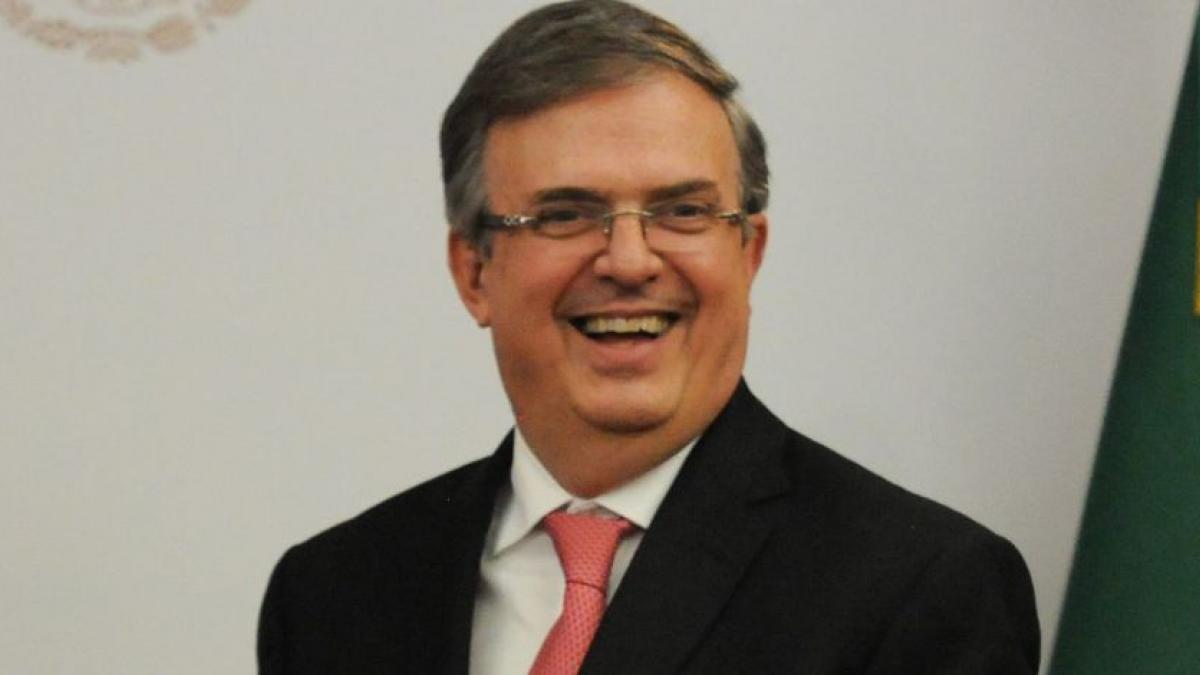 Ebrard celebra nueva era en Colombia con Gustavo Petro al frente del gobierno