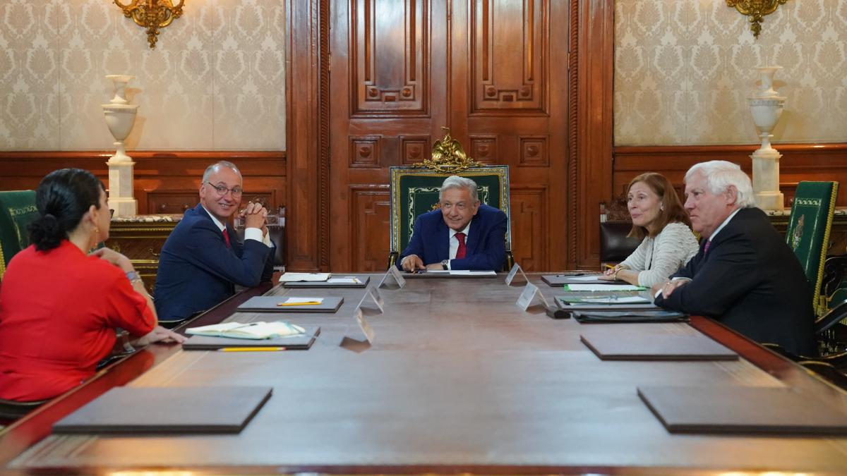 AMLO recibe a Werner Bauman, directivo de Bayer; refrenda su confianza para invertir en México