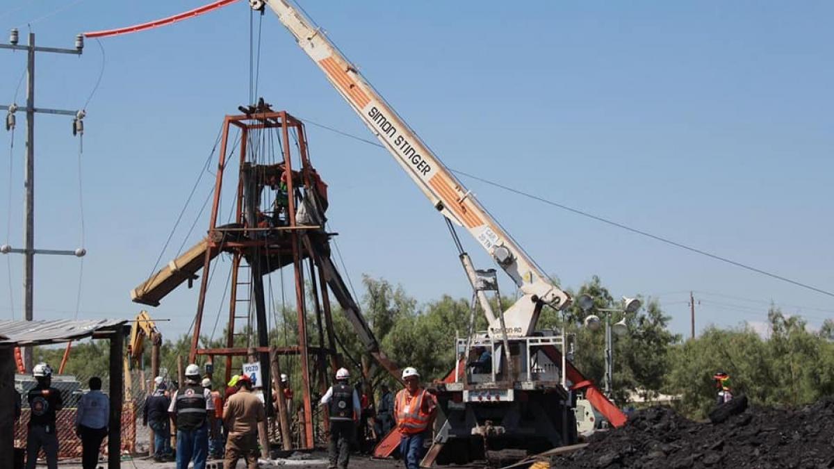 Pilotes obstruyen paso a 4 galerías en mina de Sabinas; fondo del pozo está despejado